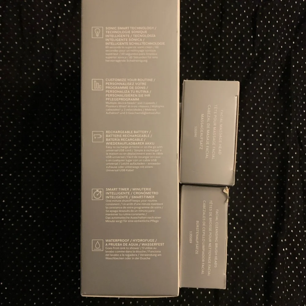 Mary Kay Skinvigorate Sonic Skin Care System and Cleansing/Massage Heads - Picture 6 of 9